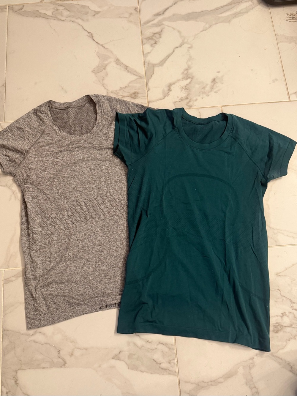 Lululemon Athletica lot of 2 Swiftly Tech Tees heathered grey and green